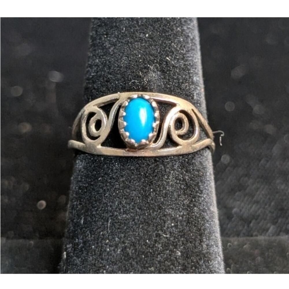 Vintage 925 Sterling Silver Bezel Set Oval Turquoise Stone Scroll Ring Size 7.5